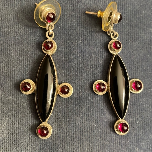 Jewelry - Onyx and garnet sterling silver earrings